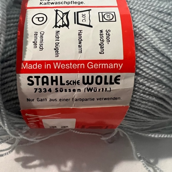 - New Stahl Sche Wolle AMORE  Color GREY 100% ACRYLIC 50g Skein - Picture 4 of 5